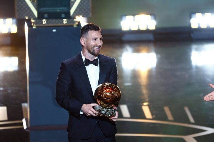 توپ طلای هشتم برای «لیونل مسی»/ برترین‌های فوتبال جهان معرفی شدند