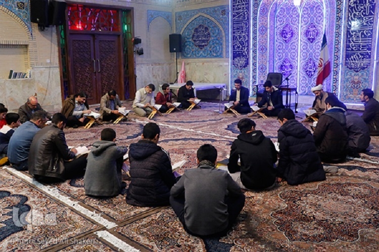 لزوم تبدیل مساجد به پایگاه‌های قرآنی و تقویت هویت قرآنی در ‏نسل کنونی
