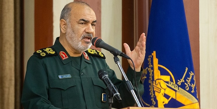 سرلشکر سلامی: سلاح‌های آتشبار دشمن در اطراف کشور آرایش گرفته‌اند اما امنیت بر ایران حاکم است