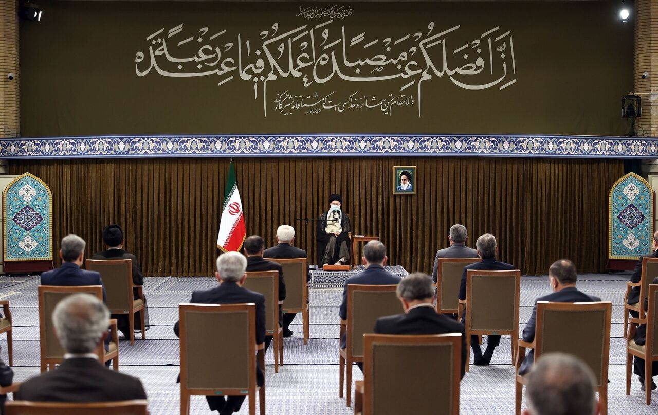 رییس‌جمهوری و اعضای هیات دولت با رهبر انقلاب اسلامی دیدار کردند