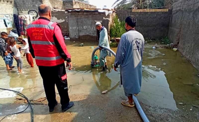 امدادرسانی به آسیب دیدگان ۲۷ روستای سیستان و بلوچستان ادامه دارد