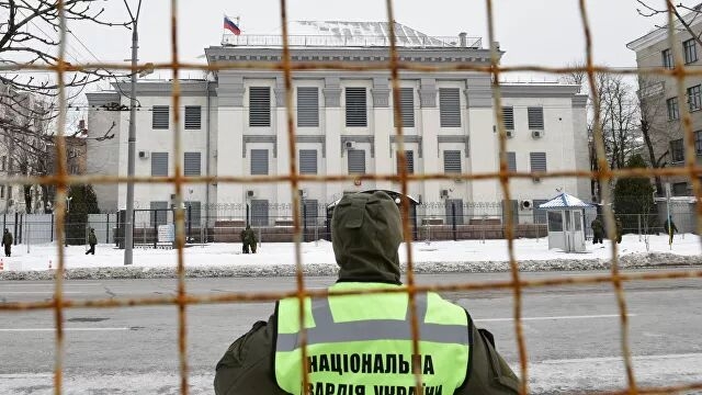 دیپلمات‌های روس اوکراین را ترک می‌کنند