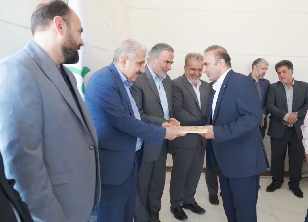 مبادله قرارداد احداث ۴۰۰۰ واحد نهضت ملی مسکن در شهر جدید بهارستان