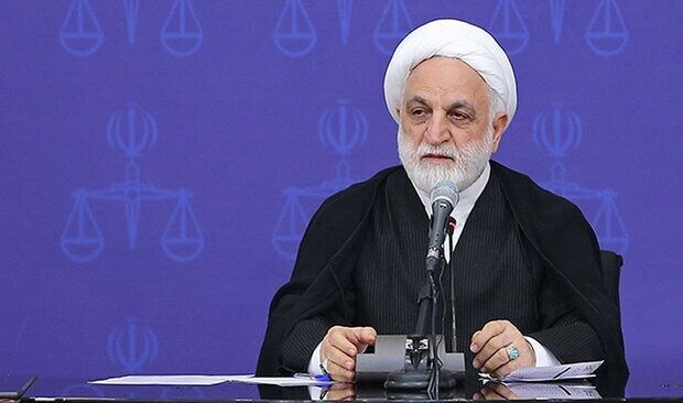 برپایی محاکمات علنی به نفع دستگاه قضائی است