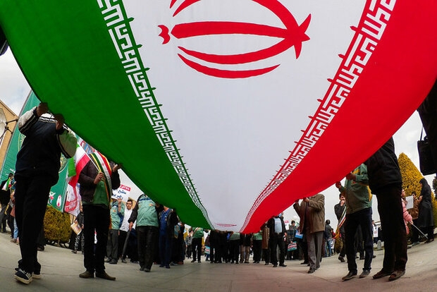 ضرورت تبیین دستاوردهای عظیم انقلاب اسلامی در دهه فجر ‏