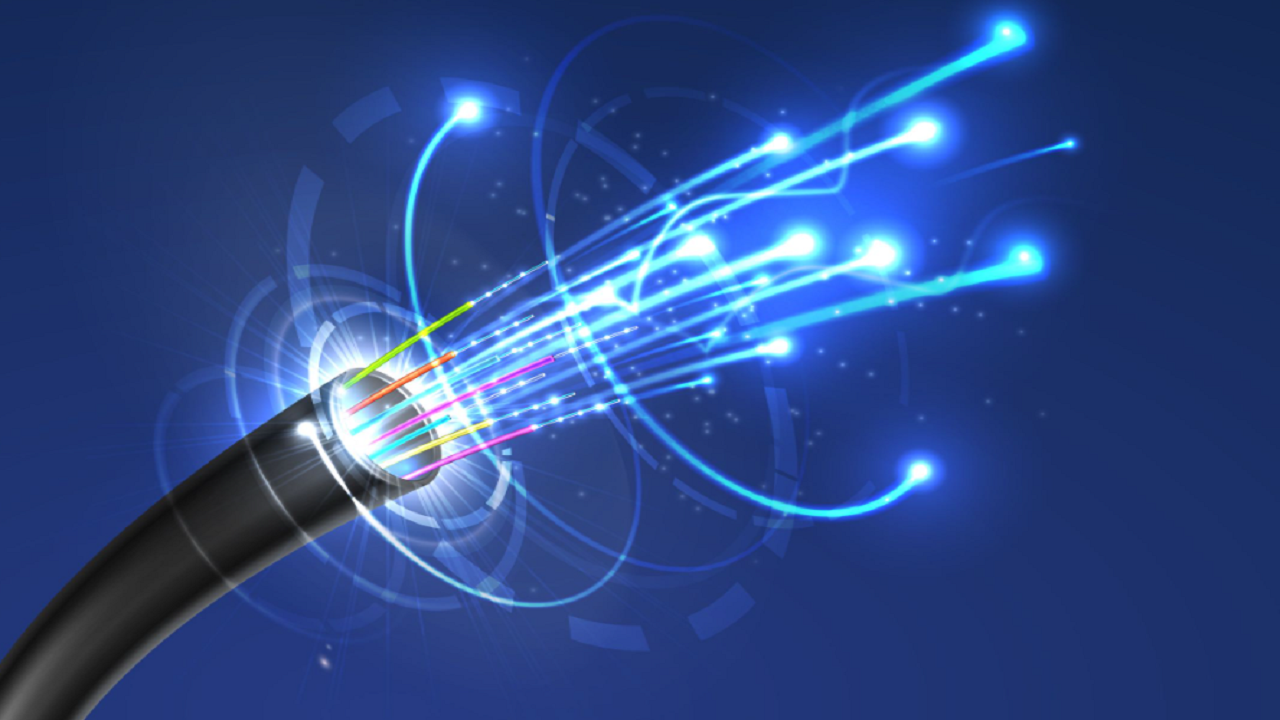 قم جزو 10 استان پیشرو در اجرای فیبر نوری در کشور